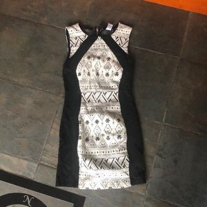 H and m body con dress